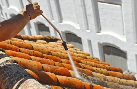 Nettoyage de toitures - La Fontaine-Saint-Martin